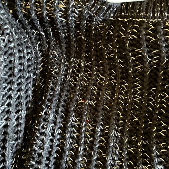 Beautiful Bcbs generation short sleeves sweater xsmall/small, off shoulder - Picture 4 of 5